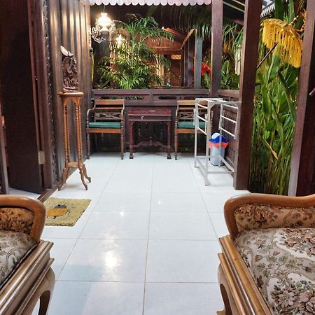 The Wisma Pulau Merah Pasanggaran Phòng bức ảnh