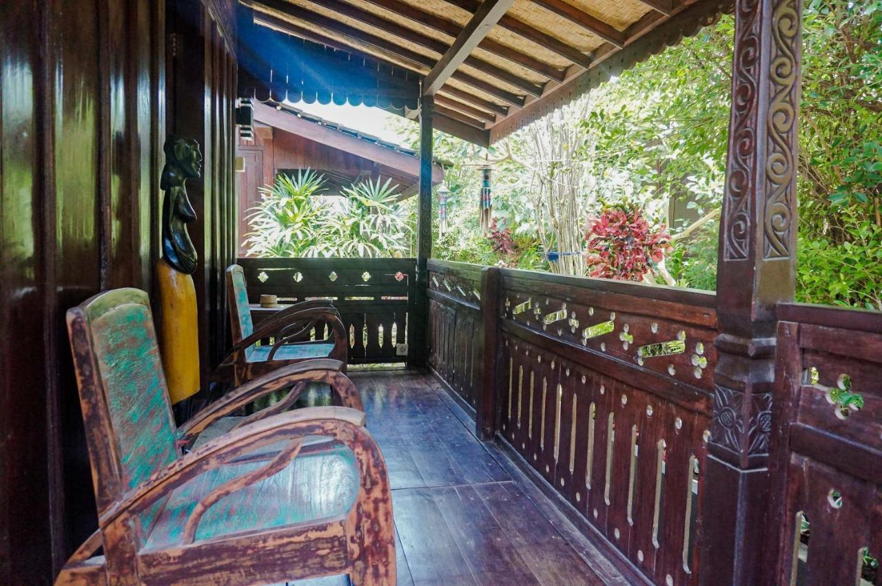 The Wisma Pulau Merah Pasanggaran Ngoại thất bức ảnh