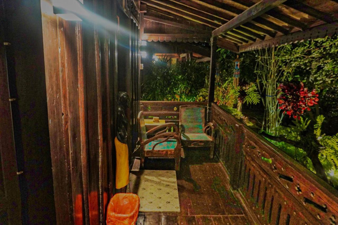 The Wisma Pulau Merah Pasanggaran Ngoại thất bức ảnh