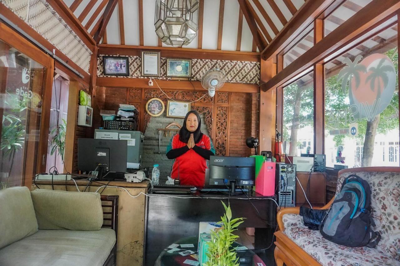 The Wisma Pulau Merah Pasanggaran Ngoại thất bức ảnh