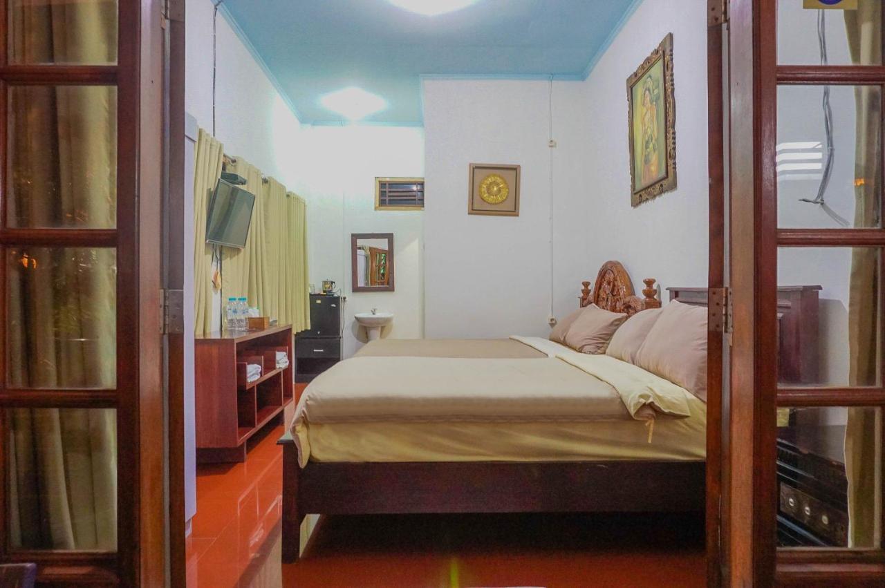 The Wisma Pulau Merah Pasanggaran Ngoại thất bức ảnh