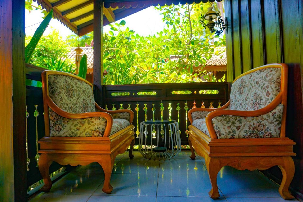 The Wisma Pulau Merah Pasanggaran Ngoại thất bức ảnh