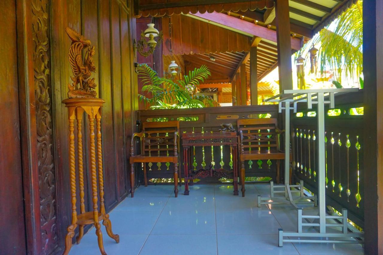 The Wisma Pulau Merah Pasanggaran Ngoại thất bức ảnh